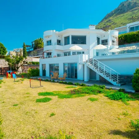 Valentino1 Villa