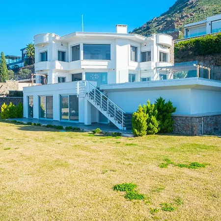 Valentino1 Villa